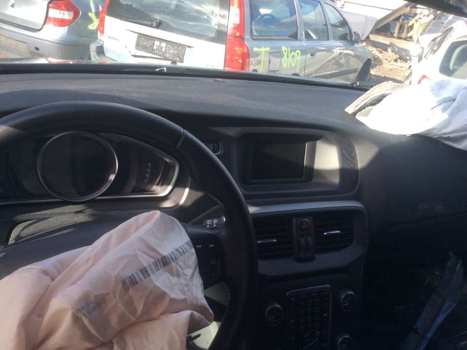 Volvo V40 2012-2019 , Motorkode: D4162T, Girkassekode: 