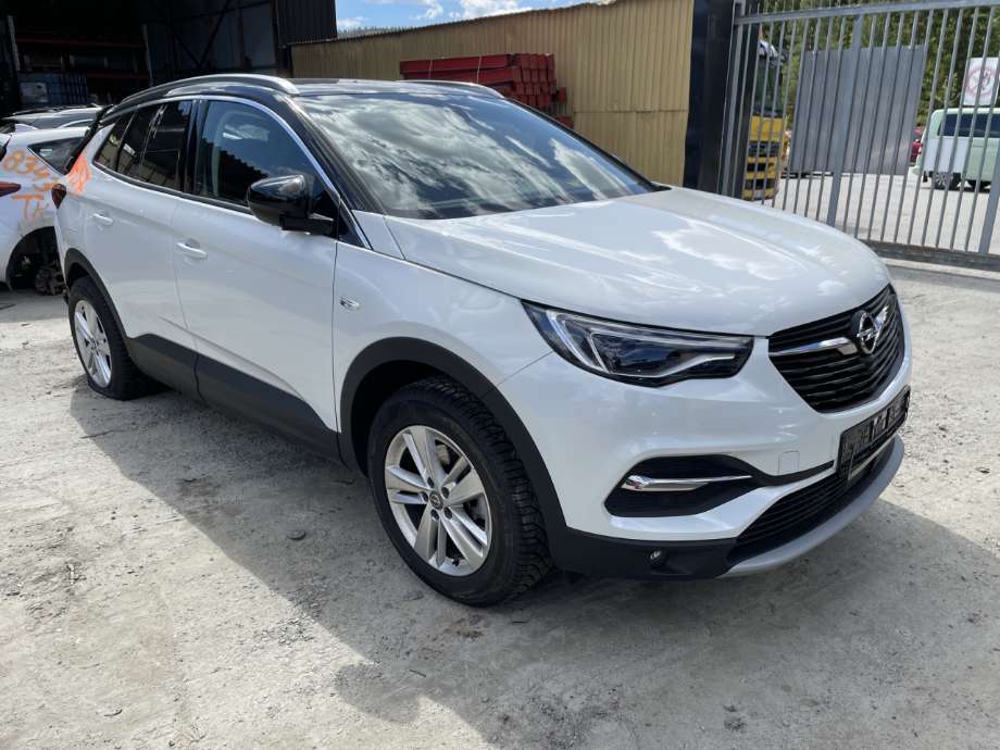 Opel Grandland X 2017-->> , Motorkode: B12XHT, Girkassekode: M5V