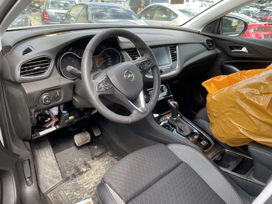 Opel Grandland X 2017-->> , Motorkode: B12XHT, Girkassekode: M5V