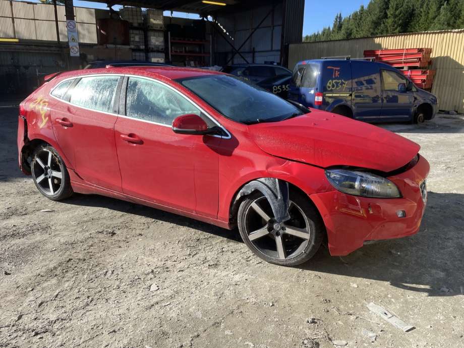 Volvo V40 2012-2019 , Motorkode: D4162T, Girkassekode: 