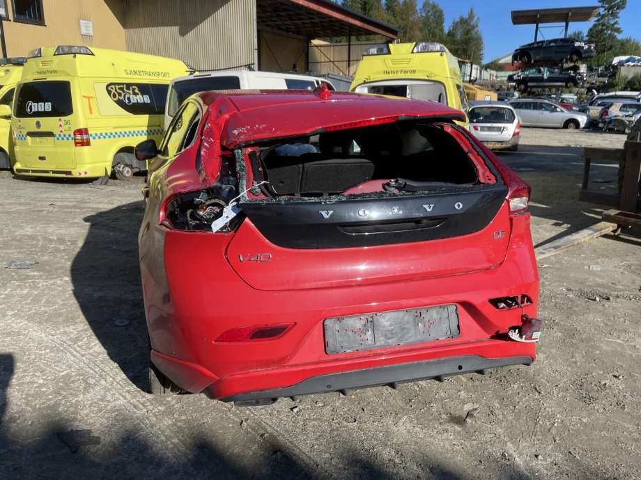 Volvo V40 2012-2019 , Motorkode: D4162T, Girkassekode: 
