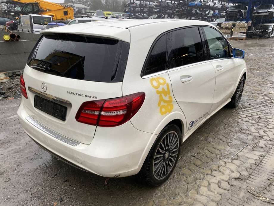 Mercedes B-Klasse 2011-2018 (W246) (W246), Motorkode: EM0004, Girkassekode: 