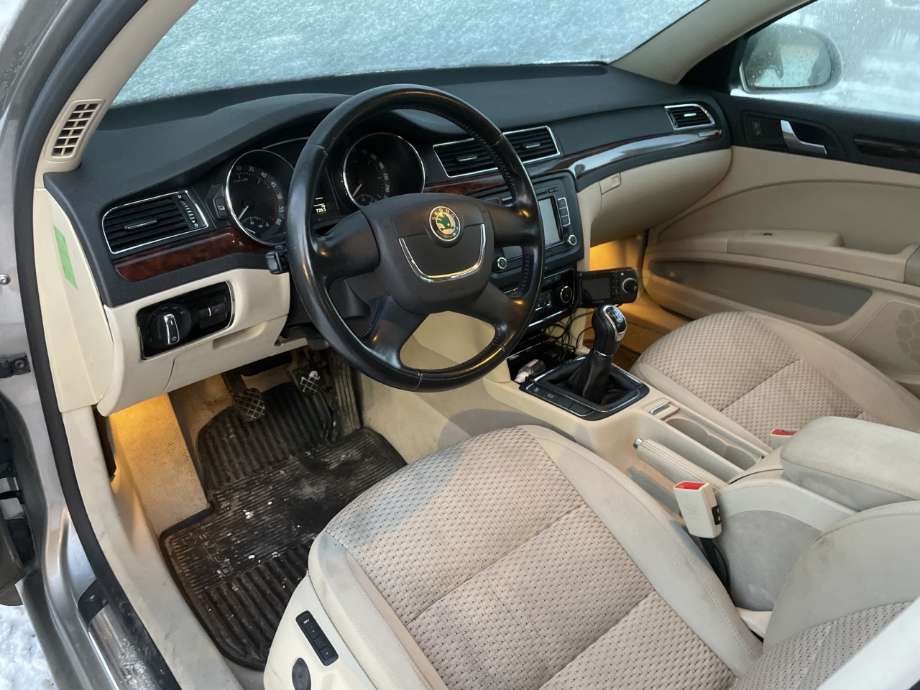 Škoda Superb 2008-2015 (Type II) , Motorkode: BLS;BXE, Girkassekode: 