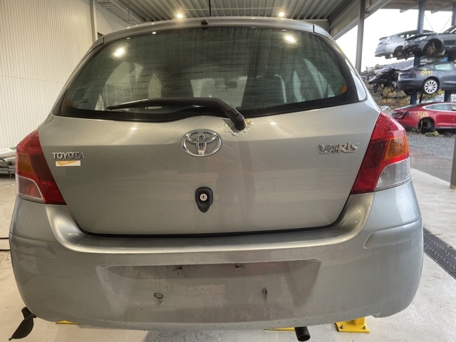 Toyota Yaris 2009-2011 (Type II, Fase 2) , Motorkode: 1NR-FE, Girkassekode: 