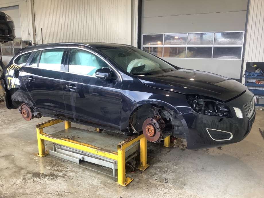 Volvo V60 2010-2013 (Type I, Fase 1) , Motorkode: D4162T, Girkassekode: 