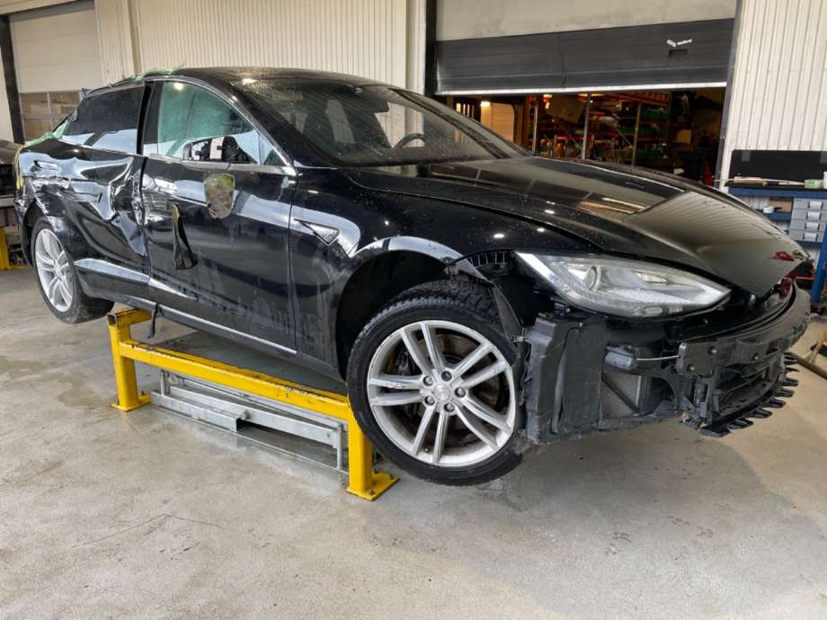 Tesla Model S 2013-2016 (Fase 1) , Motorkode: L2S, Girkassekode: 