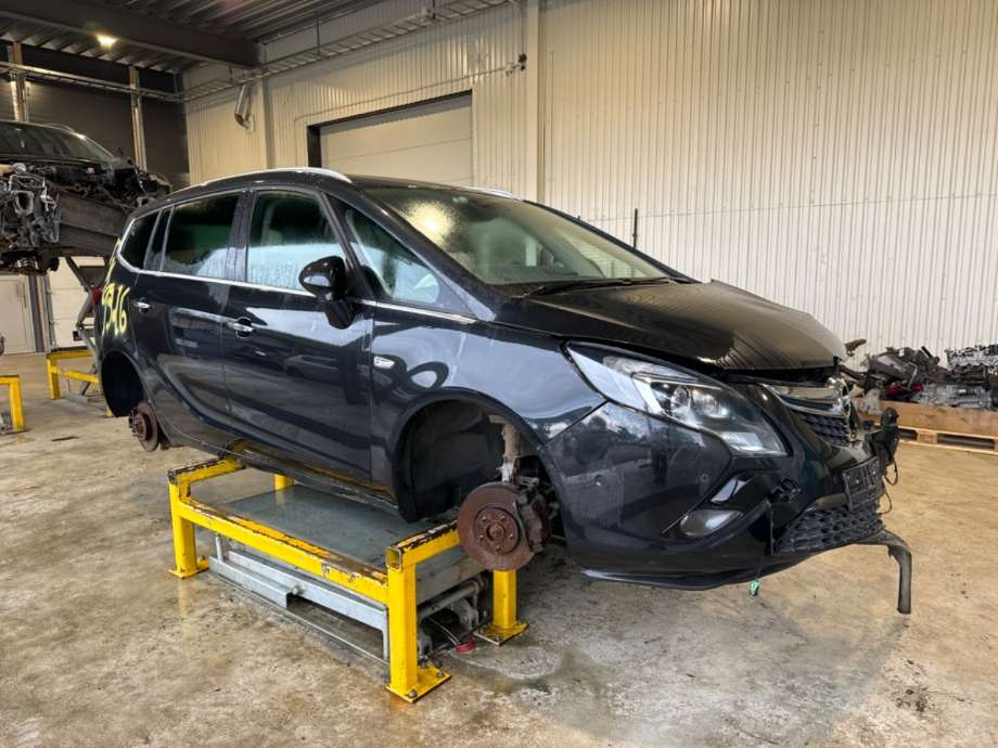 Opel Zafira Tourer 2012-2018 , Motorkode: A20DT, Girkassekode: