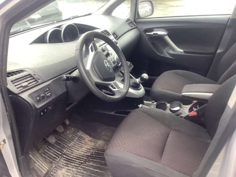 Toyota Verso 2009-2016 (Type III) , Motorkode: 1AD-FTV, Girkassekode: 