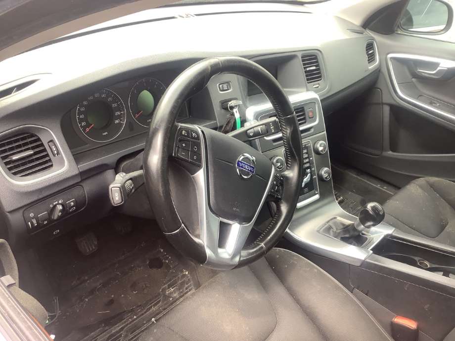 Volvo V60 2010-2013 (Type I, Fase 1) , Motorkode: D5204T2, Girkassekode: 