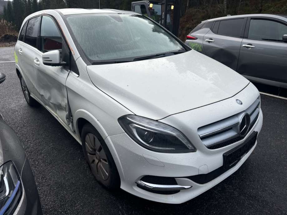 Mercedes B-Klasse 2011-2018 (W246) (W246), Motorkode: EM780.990, Girkassekode: 