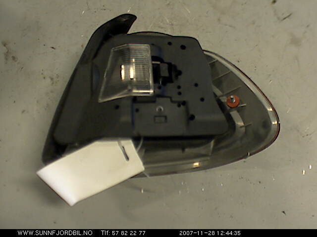 Baklykt venstre til BMW 3-Serie 1998-2005 (E46) (E46) (08.99-09.00|63 21 8 383 825|)