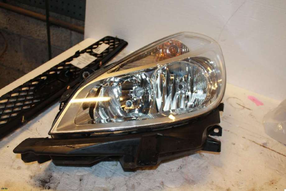 Frontlykt venstre halogen til Renault Clio, 2006-2009 (Type III, Fase 1) (RENAULT CLIO|260101668R)