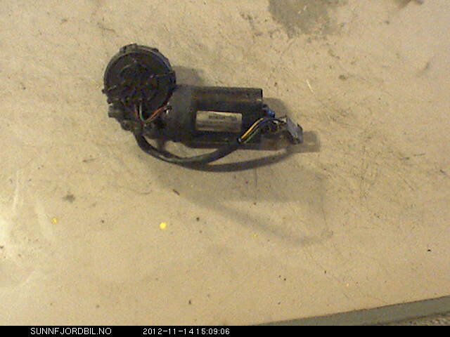 Viskermotor frontrute til Mercedes 208-416 1995-->> (MERCEDES||0390241345)