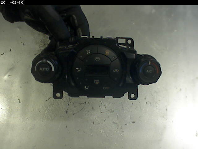Varmeapparat betjening til Ford Fiesta, 2008-2012 (Type VI, Fase 1)  (FORD|8A6T18C612BL)