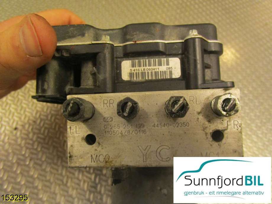ABS sentral til Toyota Auris 2010-2012 (Type I, Fase 2)  (TOYOTA|0265251199|)