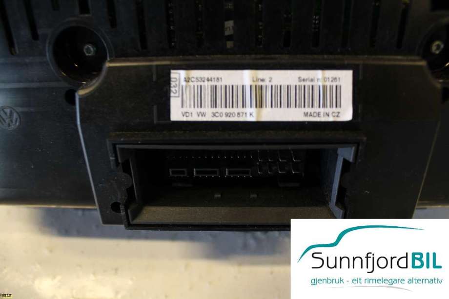 Instrumentpanel til VW Passat 2005-2010 (B6) (B6) (VOLKSWAGEN|3C0920|V0002000|)