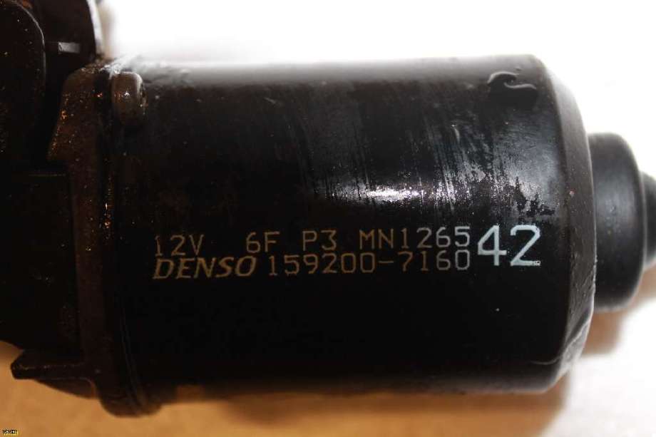 Viskermotor frontrute til Mitsubishi Outlander, 2003-2006 (Type I)  (MITSUBISHI|)