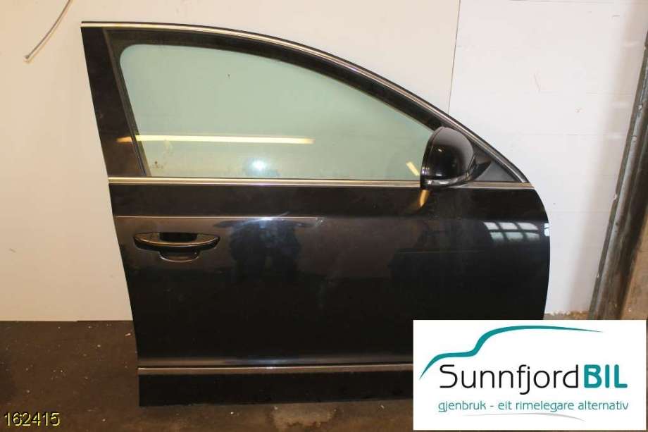 Dør høyre foran til Škoda Superb 2008-2015 (Type II)  (SKODA|)