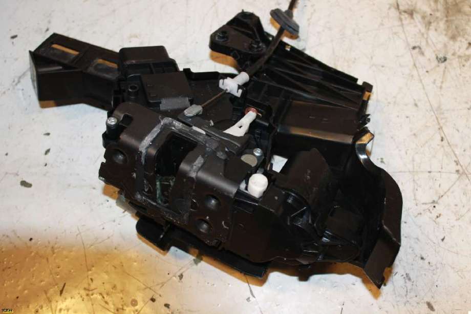 Låsekasse høyre til Ford Focus 2008-2010 (Type II, Fase 2)  (FORD|)