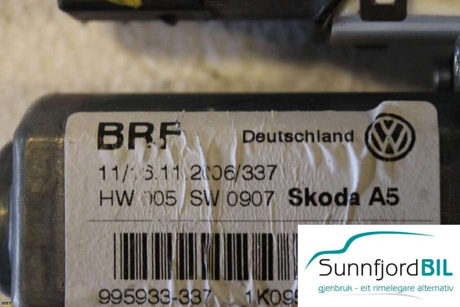 Ruteheis høyre til Škoda Octavia 2005-2008 (Type II, Fase 1) (SKODA||1K0959704J)