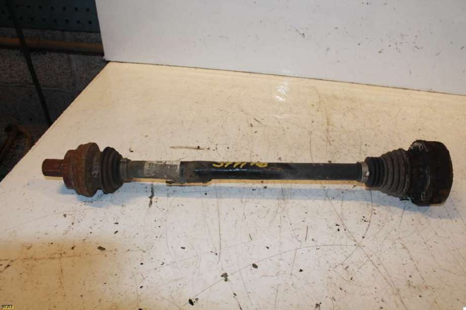 Drivaksel høyre bak til VW Passat, 2005-2010 (B6) (B6) (VOLKSWAGEN|)