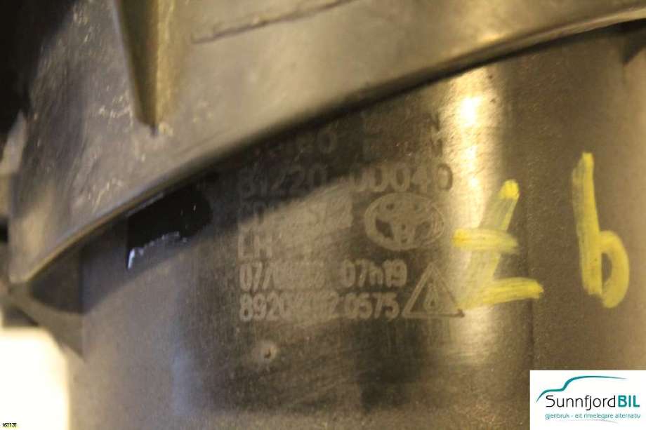 Tåkelykt høyre foran til Toyota RAV4 2006-2009 (Type III, Fase 1)  (TOYOTA||892040120575)