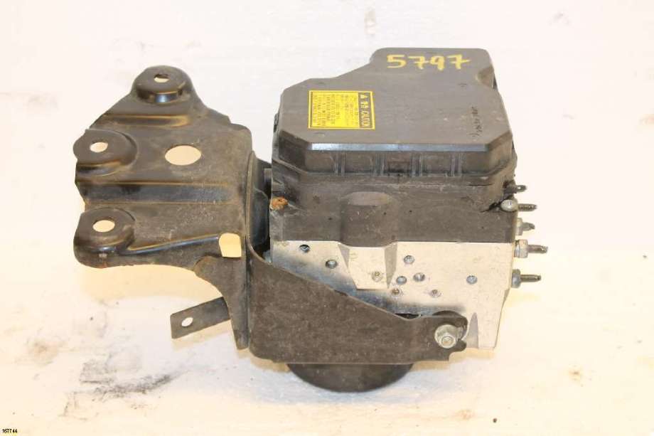 ABS sentral til Toyota RAV4, 2006-2009 (Type III, Fase 1)  (TOYOTA|)