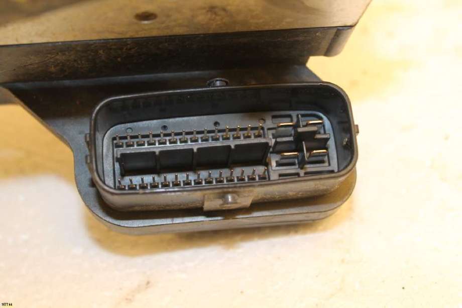 ABS sentral til Toyota RAV4 2006-2009 (Type III, Fase 1)  (TOYOTA|)