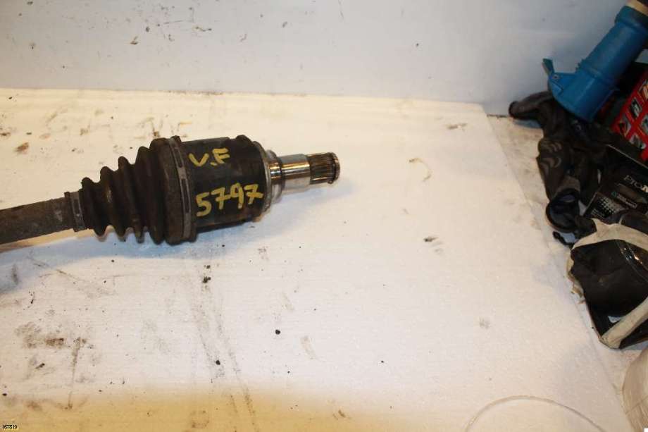 Drivaksel venstre foran til Toyota RAV4 2006-2009 (Type III, Fase 1)  (TOYOTA|)