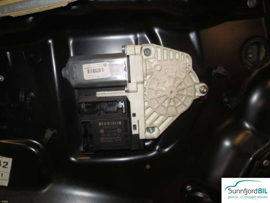 Ruteheis venstre foran til VW Passat 2005-2010 (B6) (B6) (|3C1837755G)