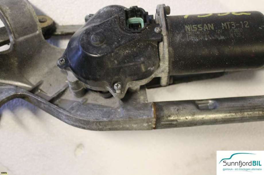 Viskermotor frontrute til Nissan Primera, 2002-2007 (P12) (P12) (NISSAN PRIMERA|)