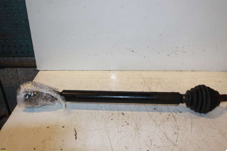 Drivaksel høyre foran til VW Golf V, Combi, 2003-2008 (VOLKSWAGEN|1K0 407 272 KC)