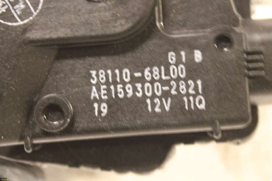 Viskermotor frontrute til Suzuki Swift, 2011-2017 (SUZUKI|)