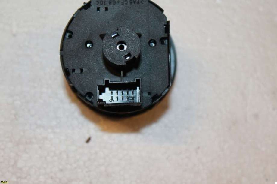 Bryter lys til VW Passat 2011-2015 (B7) (B7) (VOLKSWAGEN|)
