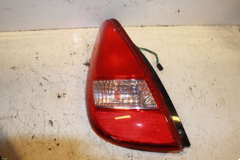 Baklykt venstre til Suzuki Liana, 2004-2010 (Fase 2) (SUZUKI|3567055G00)