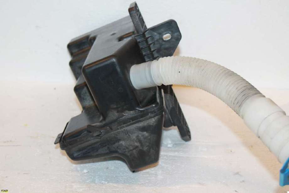 Spylertank til VW Tiguan, 2011-2016 (Type I, Fase 2)  (VOLKSWAGEN|5N0 955 453 B)