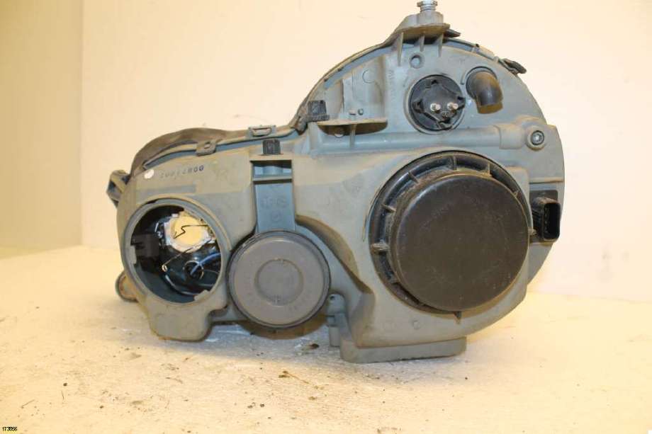 Frontlykt høyre halogen til Mercedes E-Klasse 2000-2002 (Fase 2) (W210) (W210) (MERCEDES|A 210 820 27 61|)