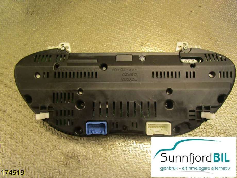 Instrumentpanel til Toyota Avensis 2003-2008 (Type II) (TOYOTA|)