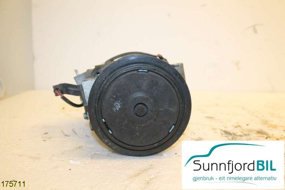 Aircondition kompressor til VW Polo 2009-2014 (Type V, Fase 1) (VOLKSWAGEN|6Q0 820 808 G|6R0 820 803 F|)