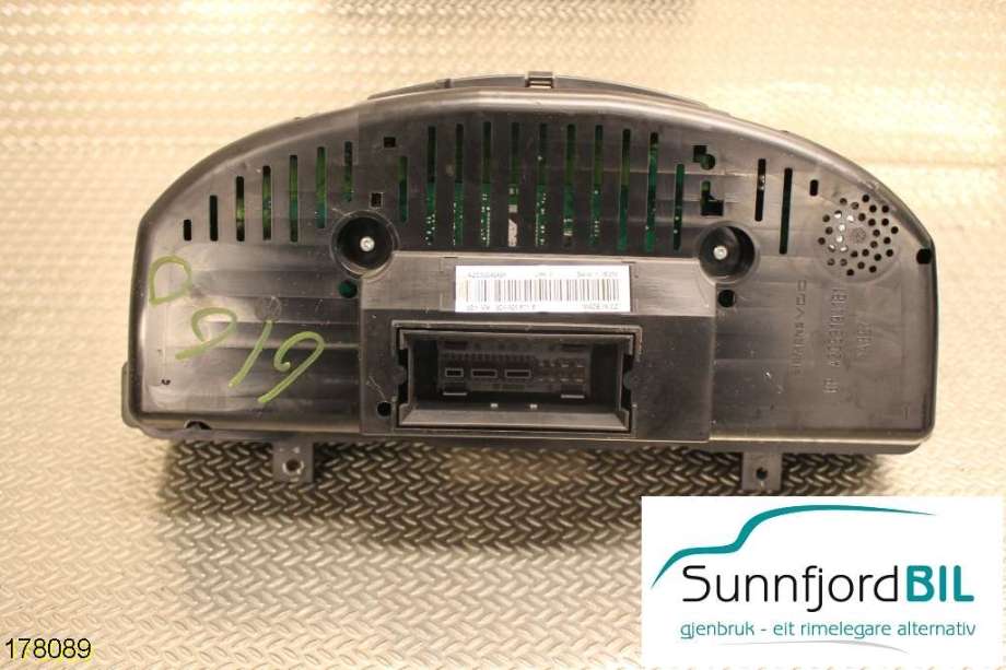 Instrumentpanel til VW Passat 2005-2010 (B6) (B6) (VOLKSWAGEN|3C0920871E||A2C53242429)
