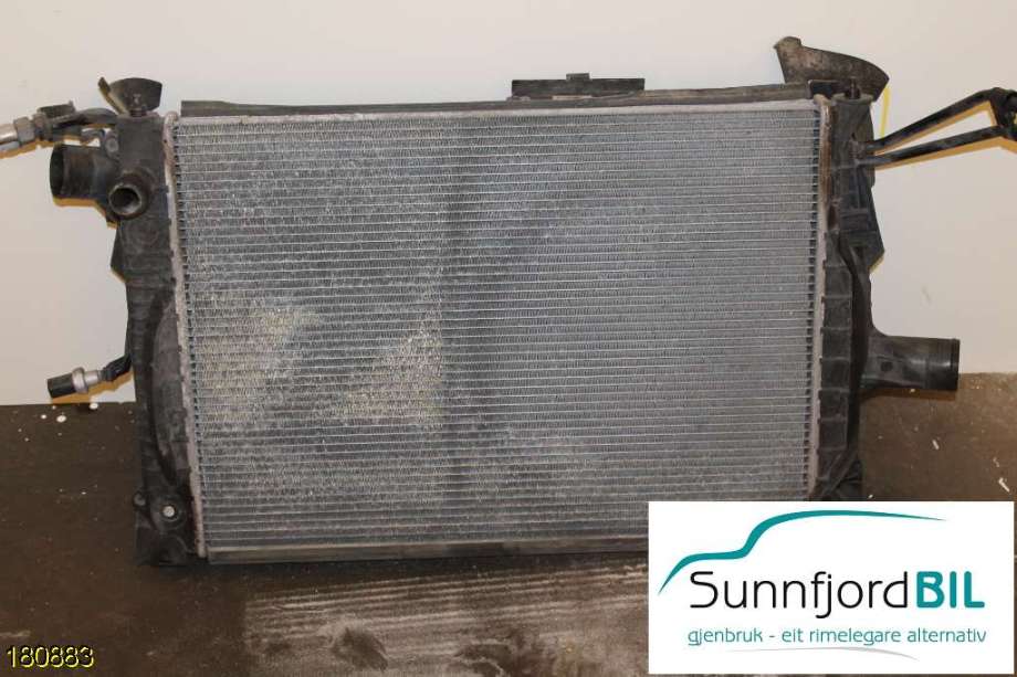 Radiator (manuell gir) til Audi A6, 1997-2001 (Type II, Fase 1) (C5) (C5) (AUDI|)