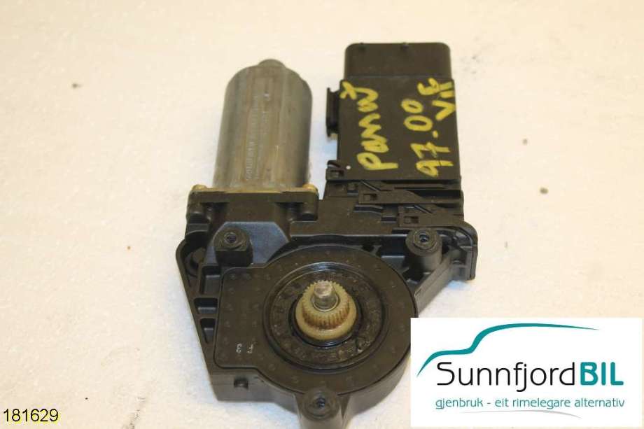 Ruteheis venstre til VW Passat 1997-2000 (B5,3B) (B5,3B) (3B4837751EG|0130821695|)