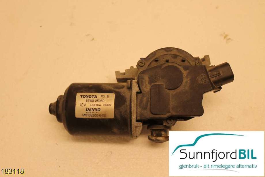 Viskermotor frontrute til Toyota Avensis 2003-2008 (Type II)  (TOYOTA||8511005060)