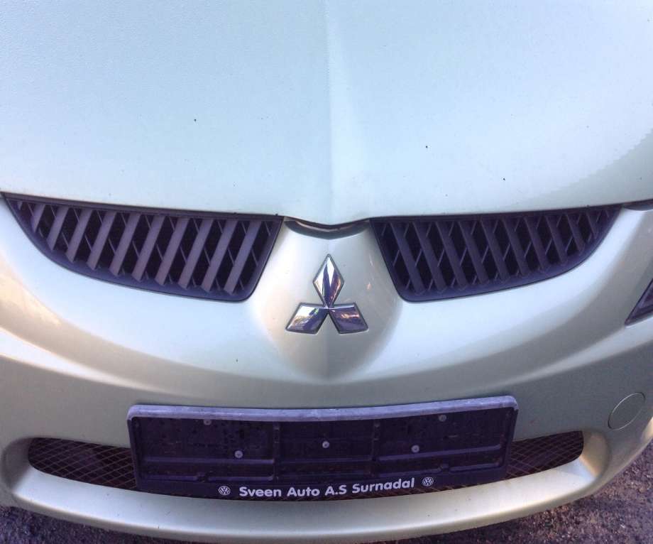 Grill til Mitsubishi Grandis, 2004-2009  (MITSUBISHI|)