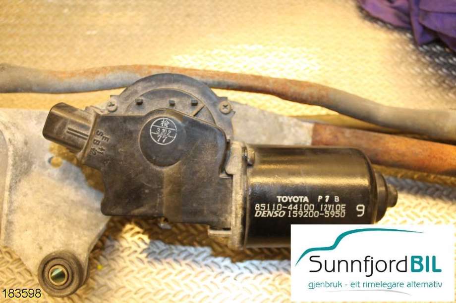 Viskermotor frontrute til Toyota Avensis, Verso, 2001-2009  (TOYOTA|8511044100)