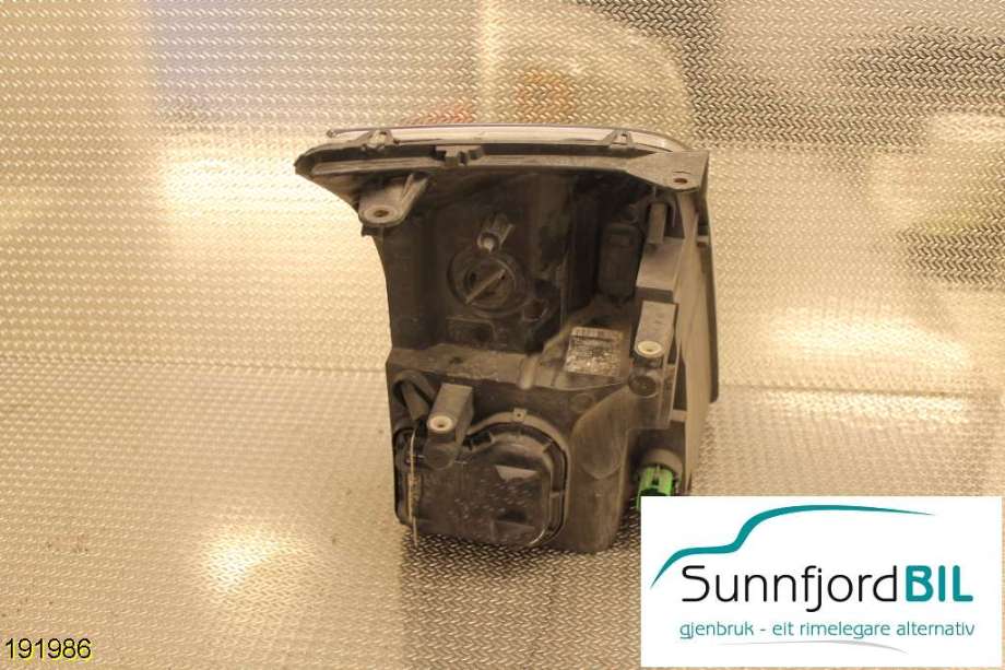 Frontlykt venstre halogen til Ford Transit 2006-2013  (1714644||13W030DG)
