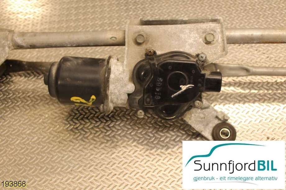 Viskermotor frontrute til Nissan Navara, 2005-2010 (Fase 1) (D40) (D40) (NISSAN|)