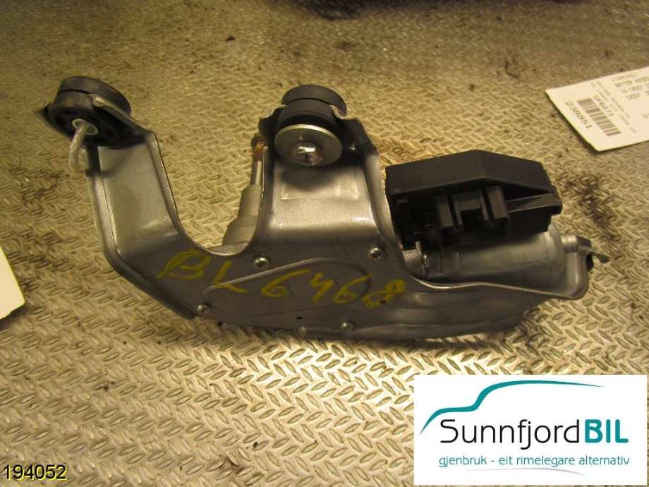 Viskermotor bakrute til Toyota Urban Cruiser 2009-2014  (TOYOTA|8513052150|)