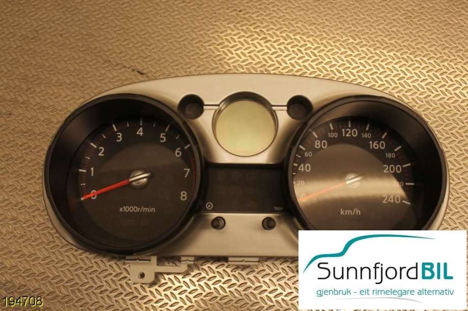 Instrumentpanel til Nissan Qashqai, 2007-2010 (Type I, Fase 1)  (NISSAN|JD08C)