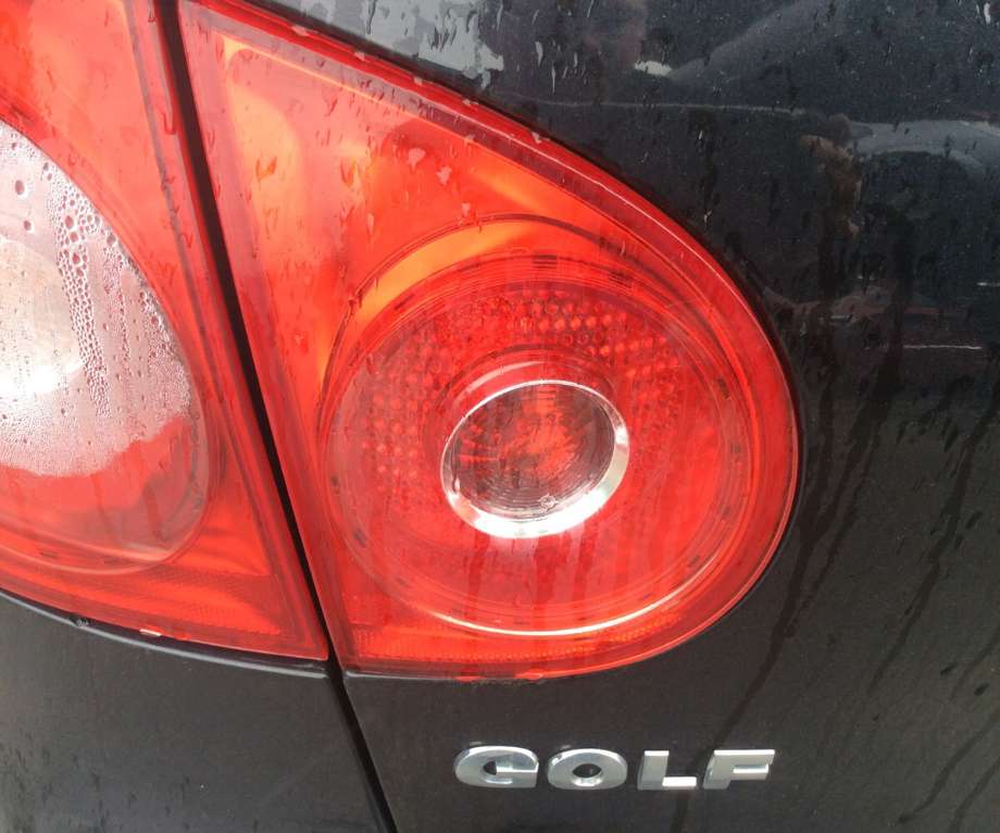 Baklykt venstre indre til VW Golf V, Combi, 2003-2008  (VOLKSWAGEN|1K6945093E)